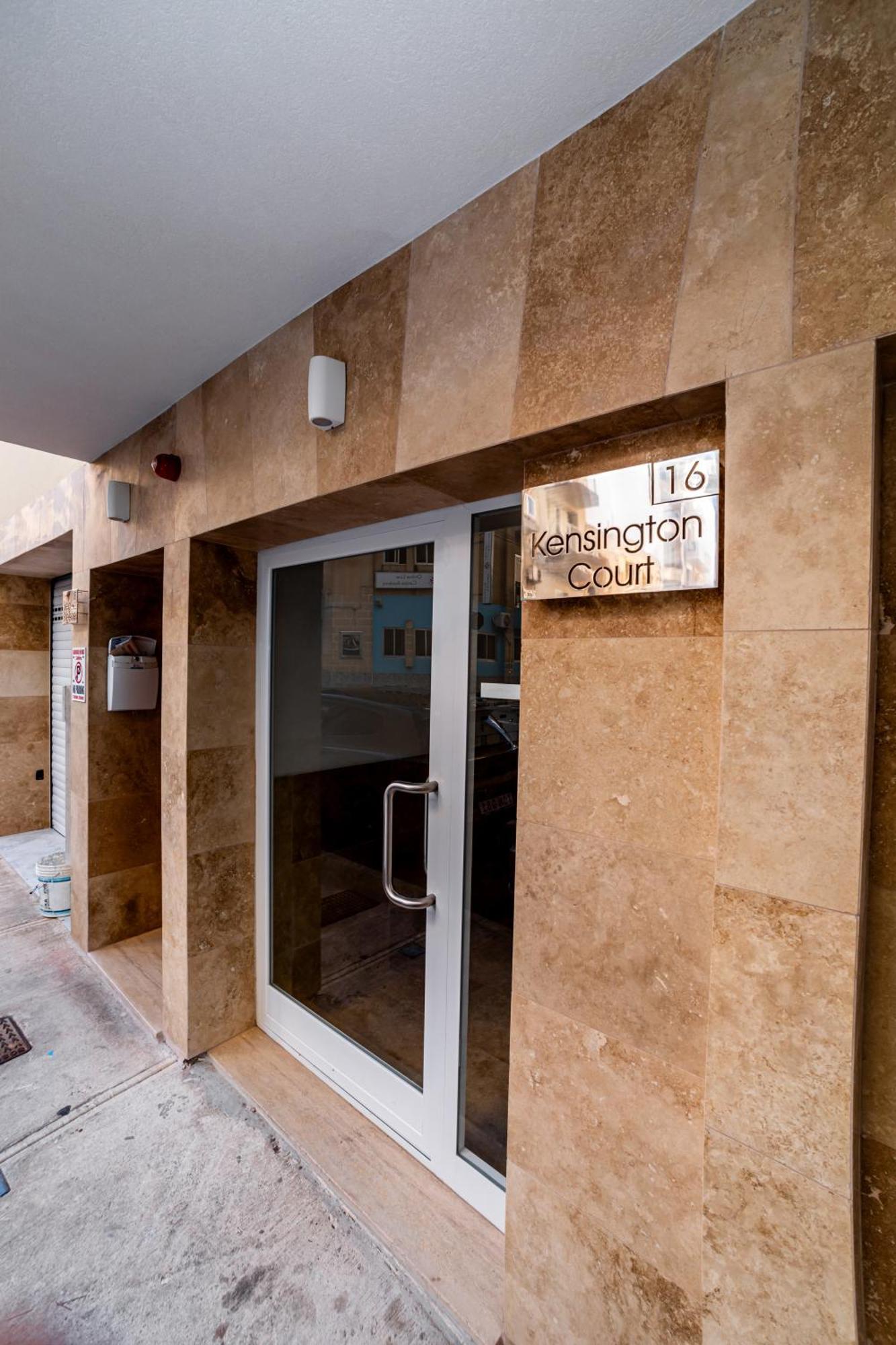Sea Breeze, Spacious 2-Bedroom Lux Seaside Apartments St. Paul's Bay Esterno foto