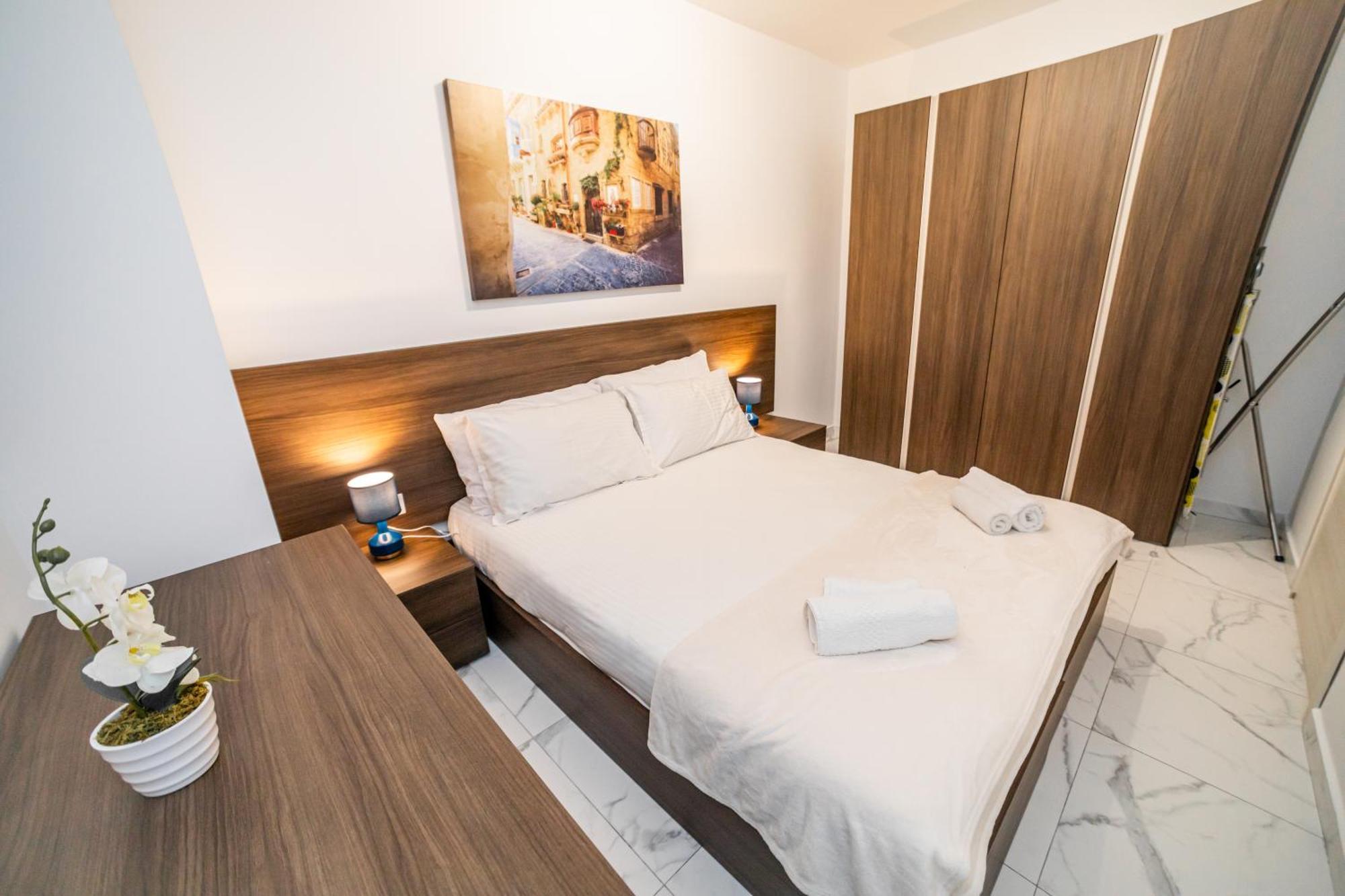 Sea Breeze, Spacious 2-Bedroom Lux Seaside Apartments St. Paul's Bay Esterno foto
