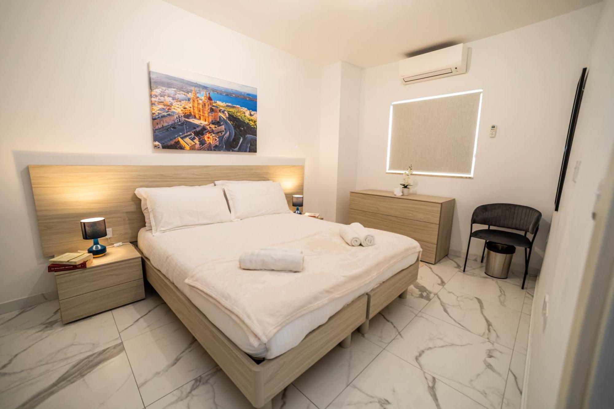 Sea Breeze, Spacious 2-Bedroom Lux Seaside Apartments St. Paul's Bay Esterno foto