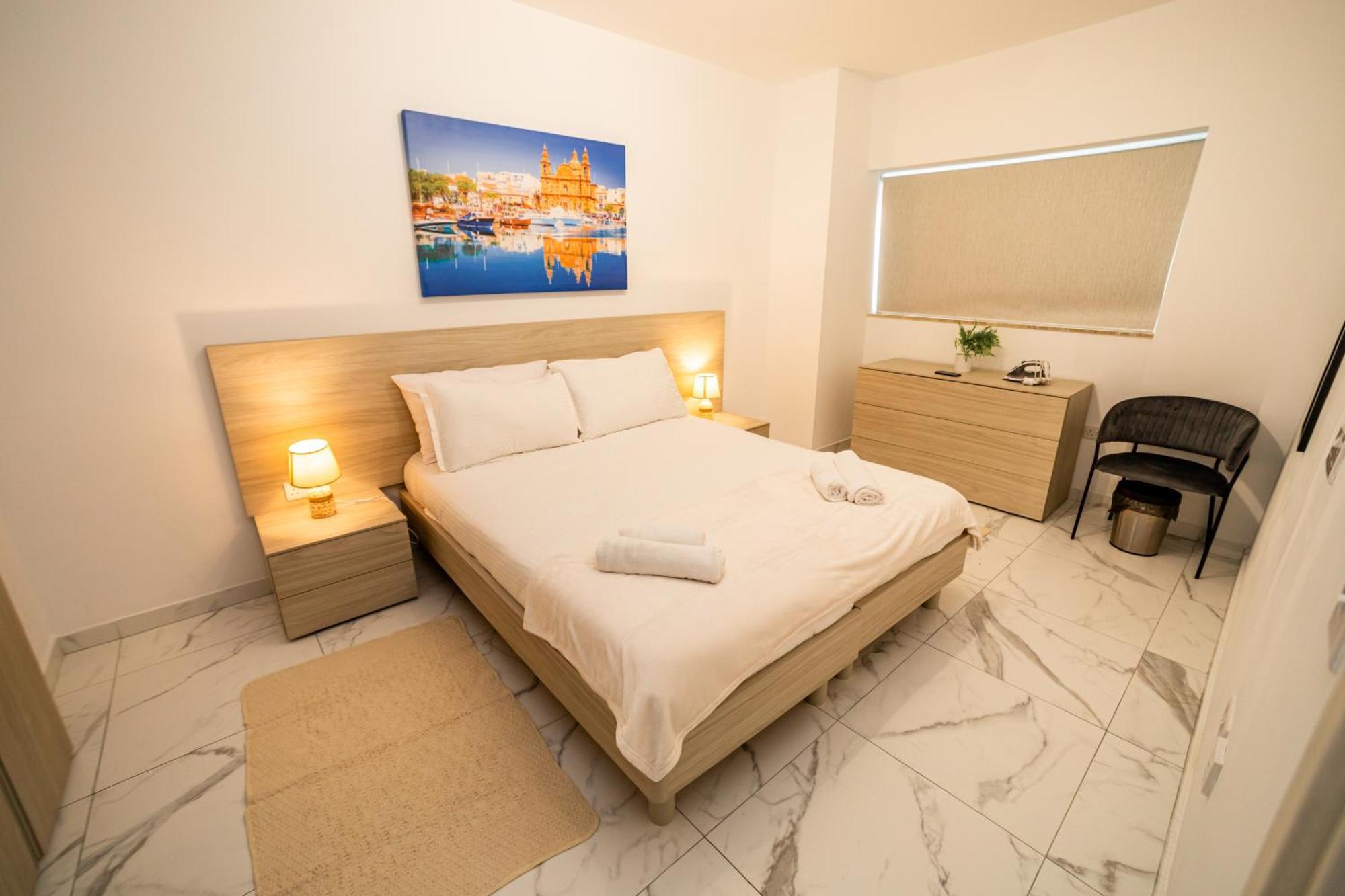 Sea Breeze, Spacious 2-Bedroom Lux Seaside Apartments St. Paul's Bay Esterno foto
