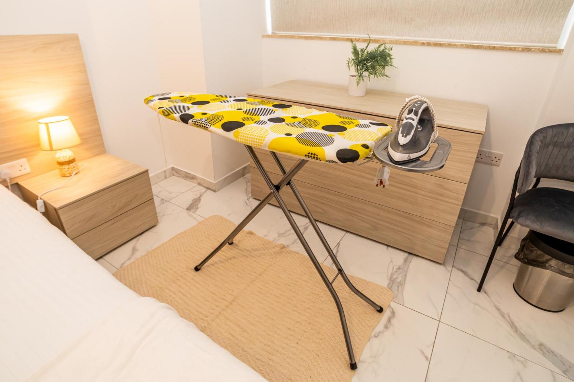 Sea Breeze, Spacious 2-Bedroom Lux Seaside Apartments St. Paul's Bay Esterno foto