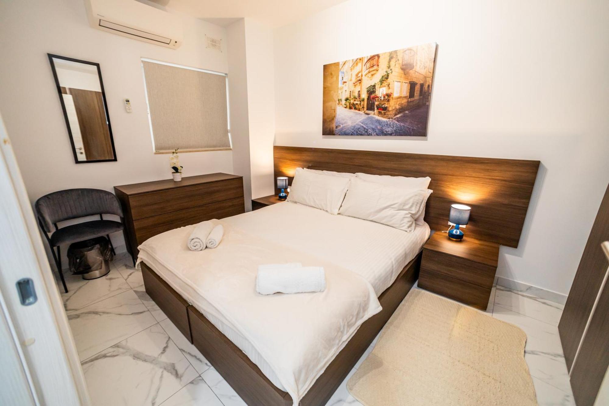 Sea Breeze, Spacious 2-Bedroom Lux Seaside Apartments St. Paul's Bay Esterno foto