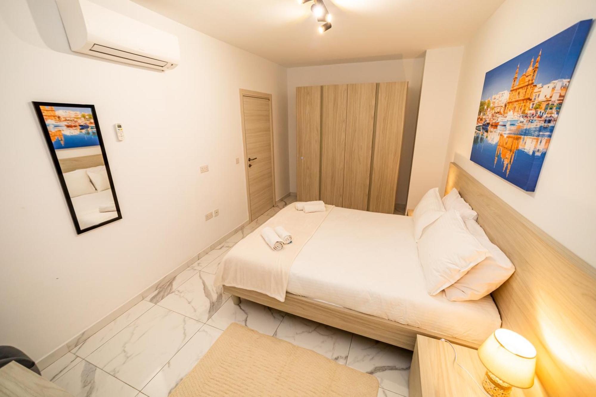Sea Breeze, Spacious 2-Bedroom Lux Seaside Apartments St. Paul's Bay Esterno foto