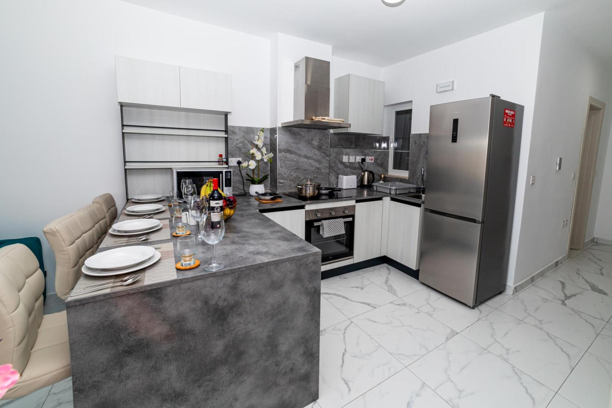 Sea Breeze, Spacious 2-Bedroom Lux Seaside Apartments St. Paul's Bay Esterno foto